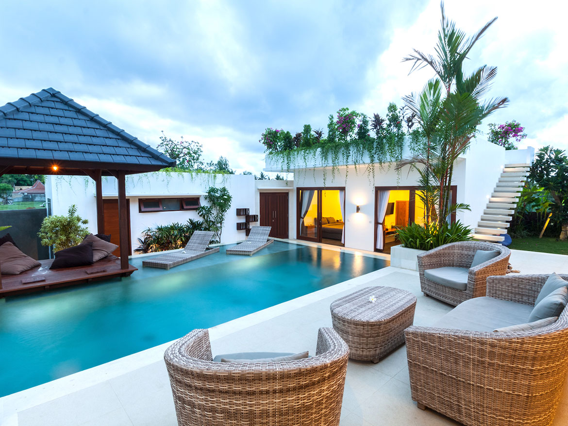 Luxury villa with pool