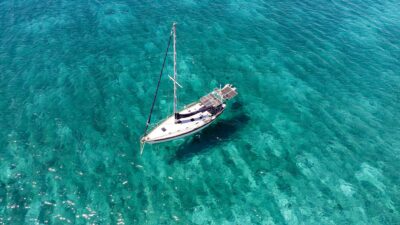 قارب للبيع نظيف